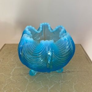 VINTAGE FENTON Aqua BLUE WHITE OPALESCENT 3 FOOTED FOLDED DRAPERY ROSE BOWL